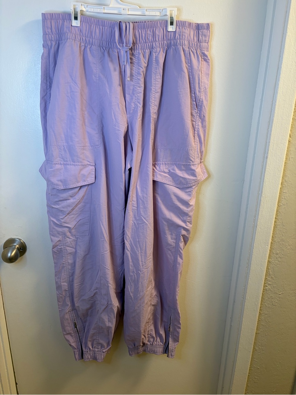 Old Navy Active Quick Dry Purple Cargo Joggers Size L